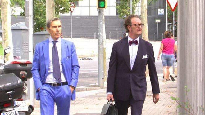 Juan de Dios Crespo llegando a las oficinas del Camp Nou junto con Ariedo Braida / TWITTER