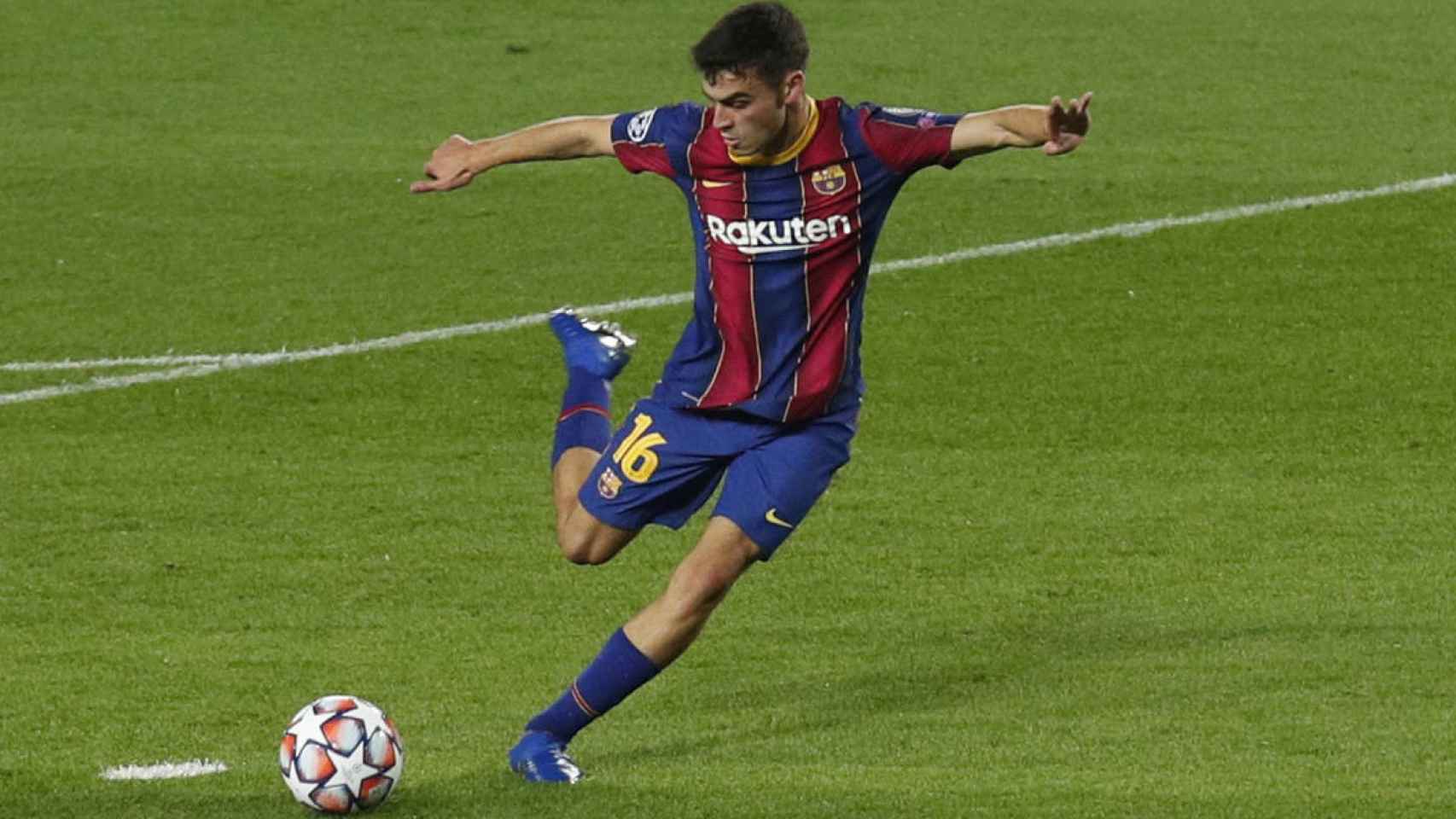 Pedri en un partido con el Barça / EFE