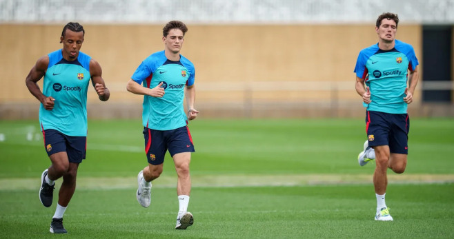 Koundé, Gavi y Christensen, en un entrenamiento / FCB