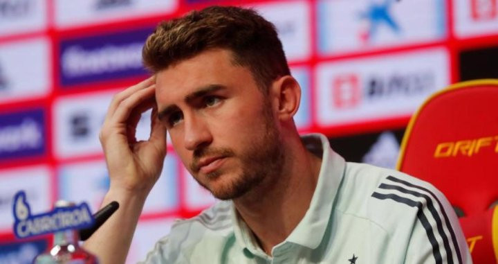 Aymeric Laporte en sala de prensa / EFE