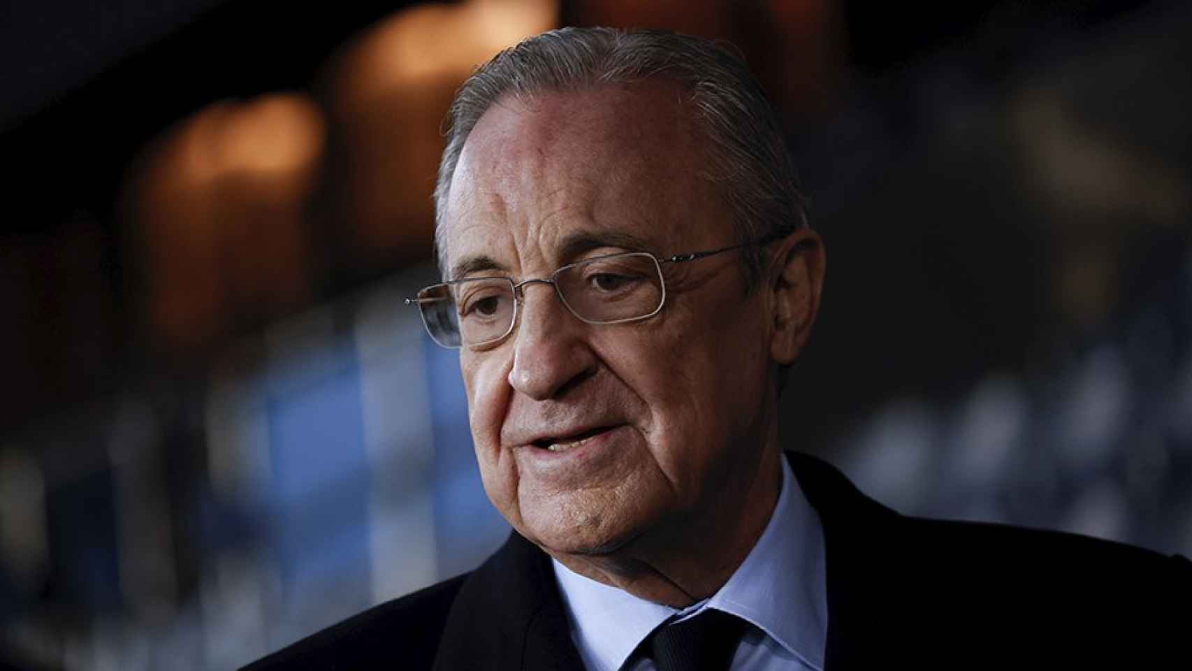 Florentino Pérez, en el viaje a París para la ida de los octavos de Champions League, entre PSG y Real Madrid / EFE