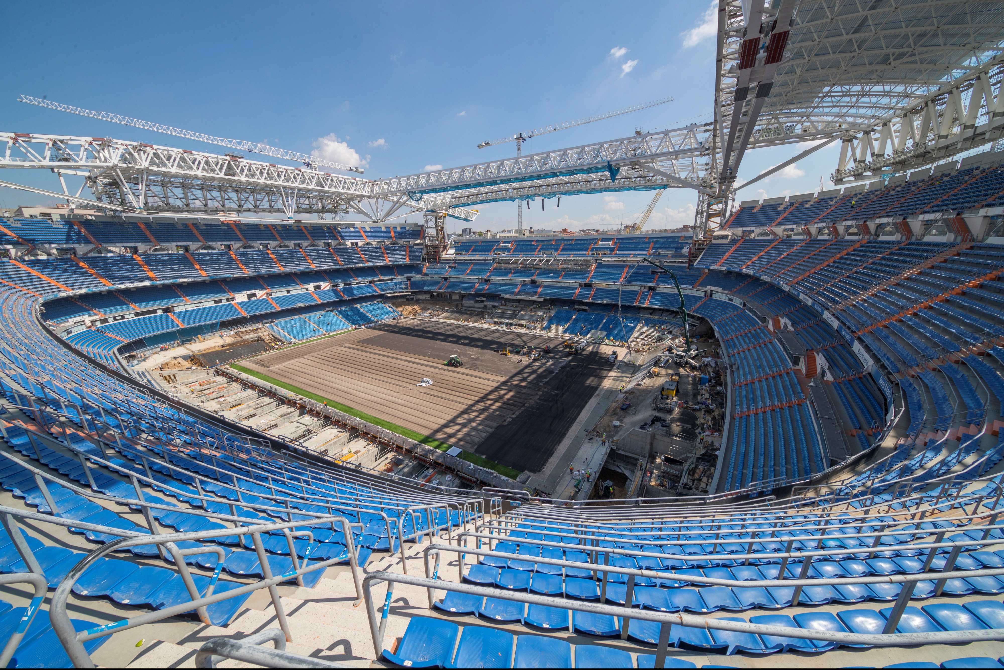 Florentino prepara una inauguración lujosa del nuevo Bernabéu / EFE