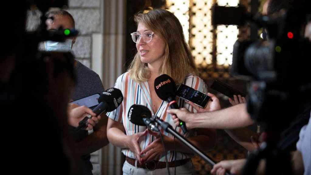 Janet Sanz, teniente de alcalde de Urbanismo de Barcelona, en una comparecencia pública / EP