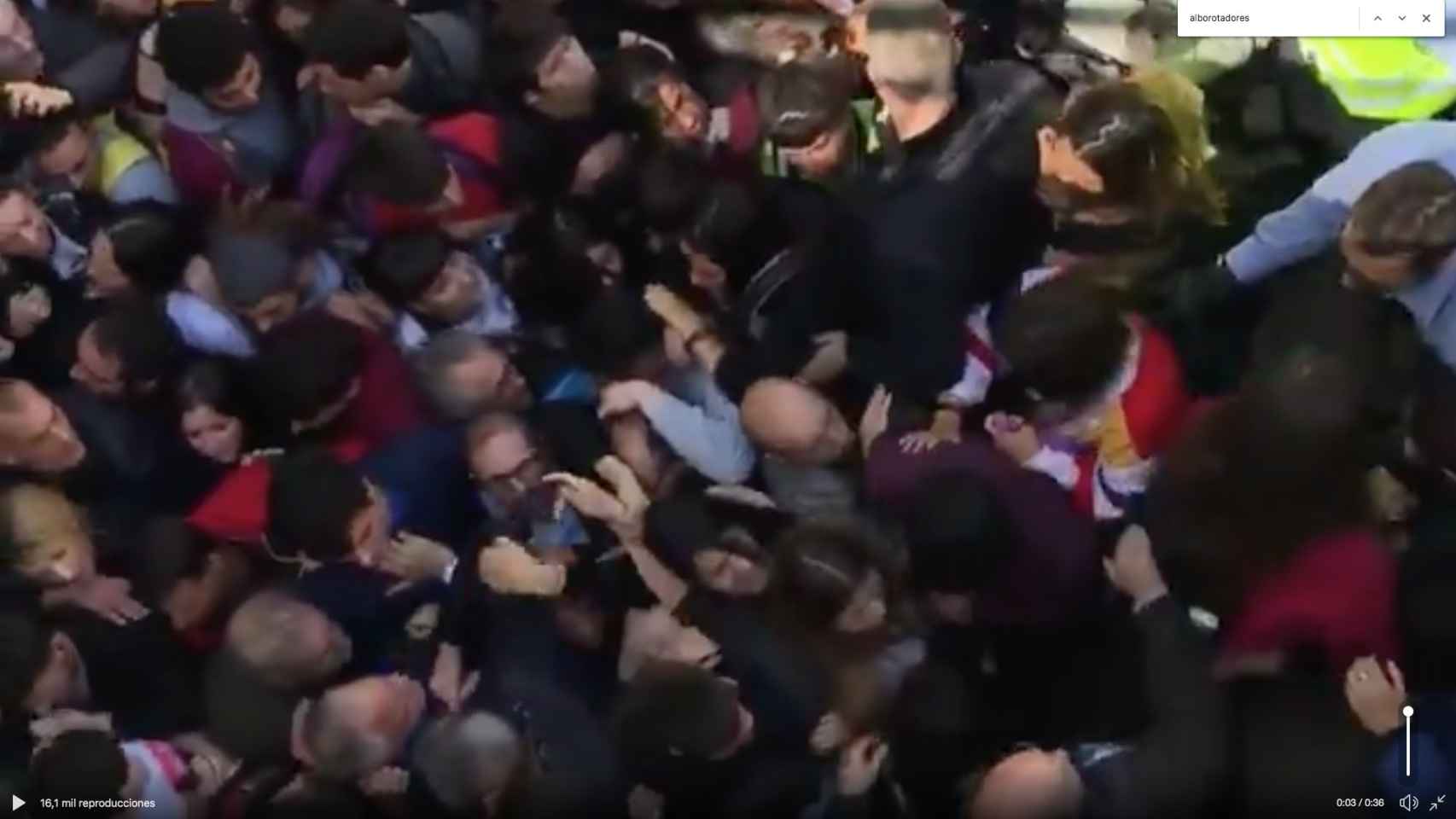 Momentos de tensión durante el boicot a la conferencia de S'ha Acabat en la UAB