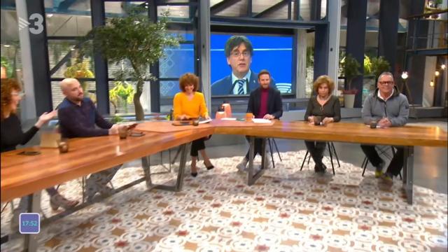 TV3 la lía y emite la canción 'Rata de dos patas' de Paquita la del Barrio mientras proyecta una imagen de Puigdemont / TV3