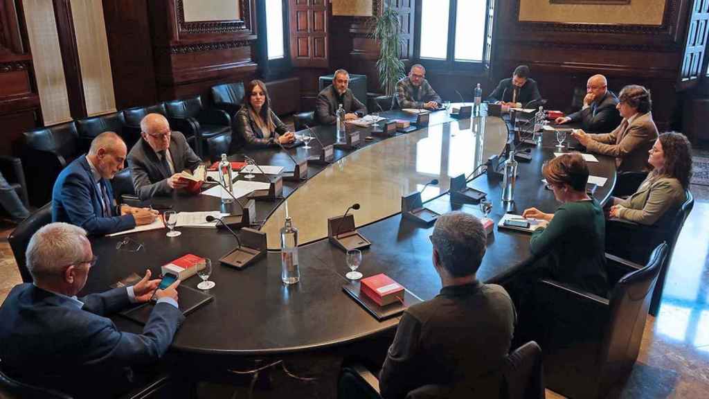 Reunión de la Mesa del Parlament, que ha frenado la tramitación de la ley de cámaras de comercio / CG