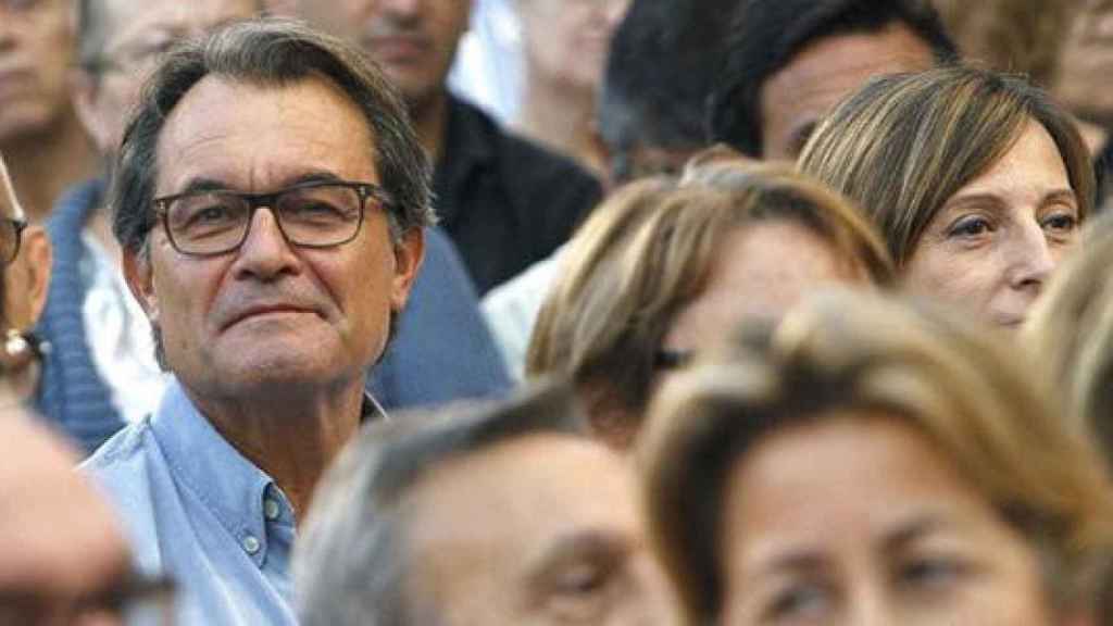 Artur Mas entre los asistentes a un acto electoral de la campaña del 27S.