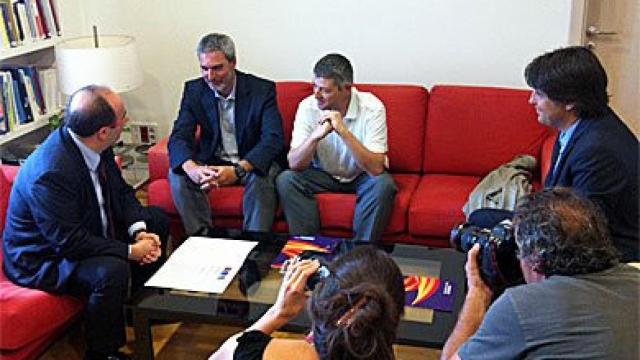 El líder del PSC, Miquel Iceta, se reúne con representantes de Sociedad Civil Catalana