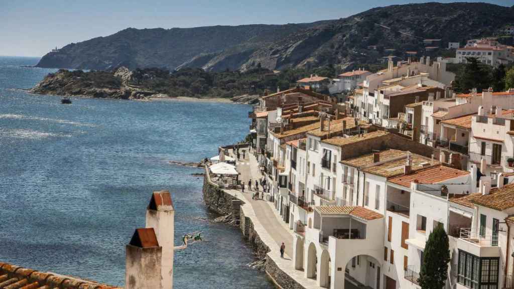 Vistas del puerto de Cadaqués y sus calas / PIXABAY