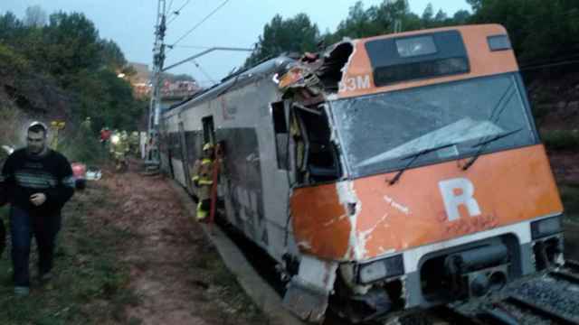 El tren de Cercanías descarrilado en Vacarisses por un desprendimiento de tierra / CG