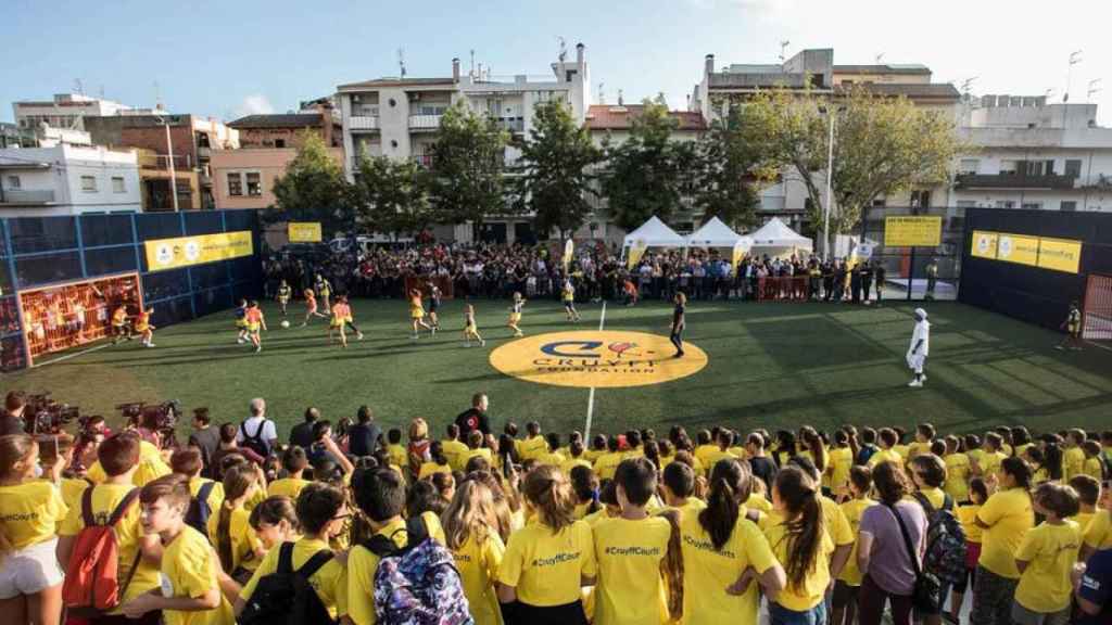 Cruyff Court Les Roquetes / JOHAN CRUYFF FOUNDATION