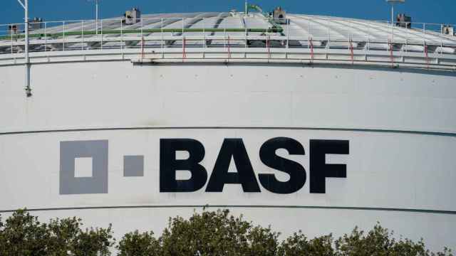Logo de BASF en la planta de Ludwigshafen (Alemania) / EP