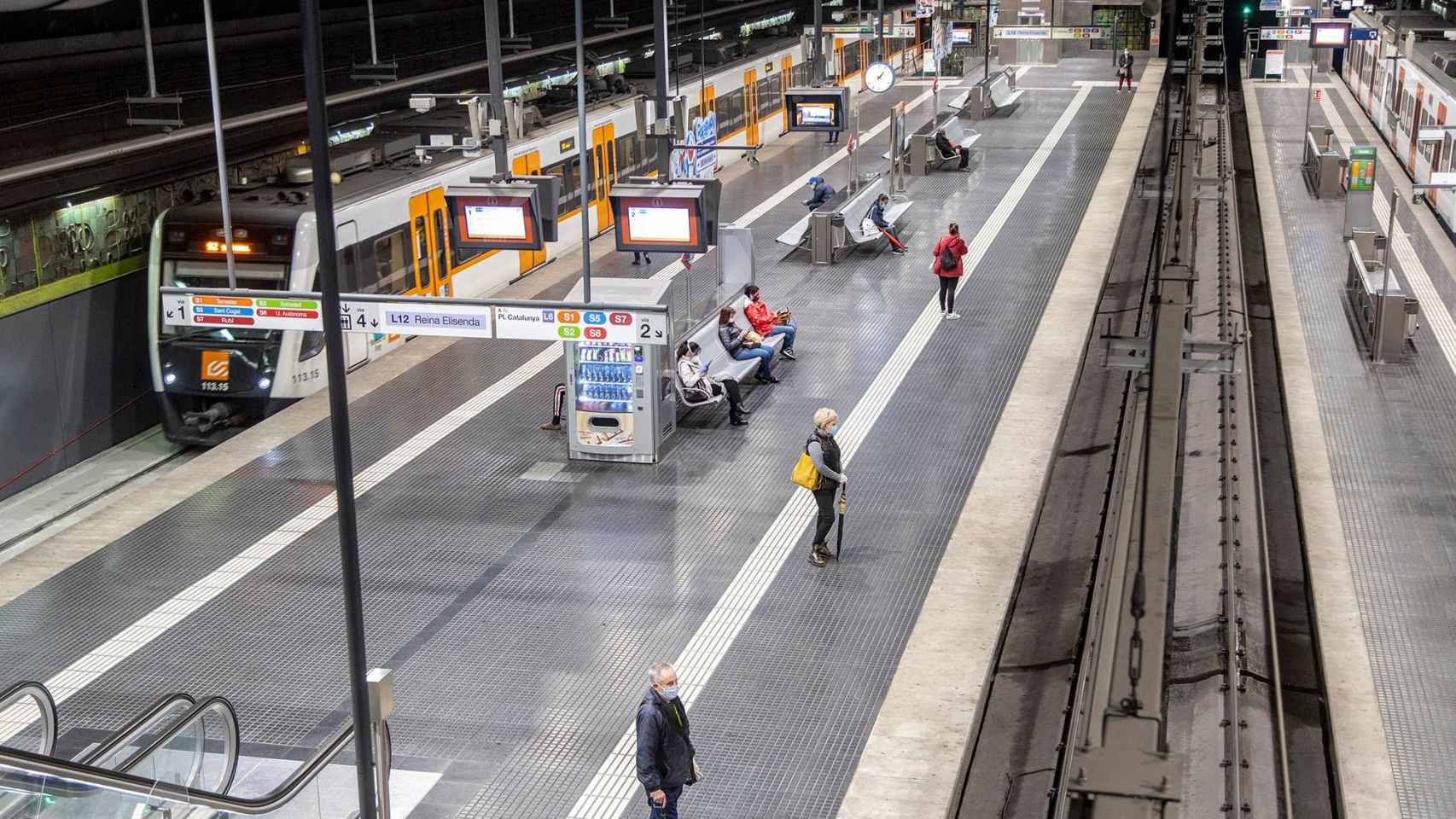 Estación de FGC de plaza Cataluña, que es el punto de inicio de la línea Barcelona-Vallès / FGC