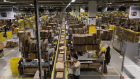 Imagen de un almacén logístico de Amazon / CG