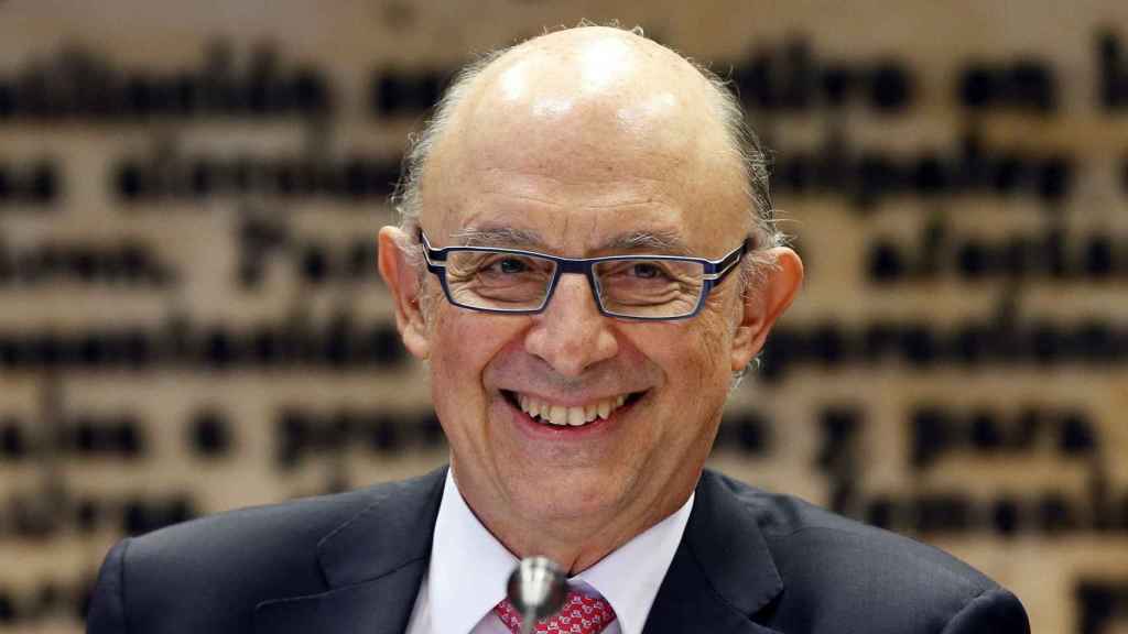 Cristóbal Montoro, ministro de Hacienda, en una imagen de archivo en las Cortes / EFE