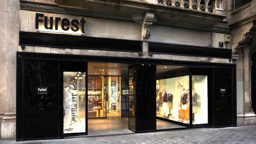 Tienda Furest situado en uno de los mejores ejes comerciales de la ciudad condal, Paseo de Gracia / CG