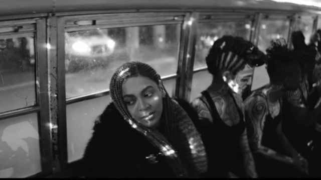 La cantante Beyoncé en un escena de su videoclip 'Sorry'