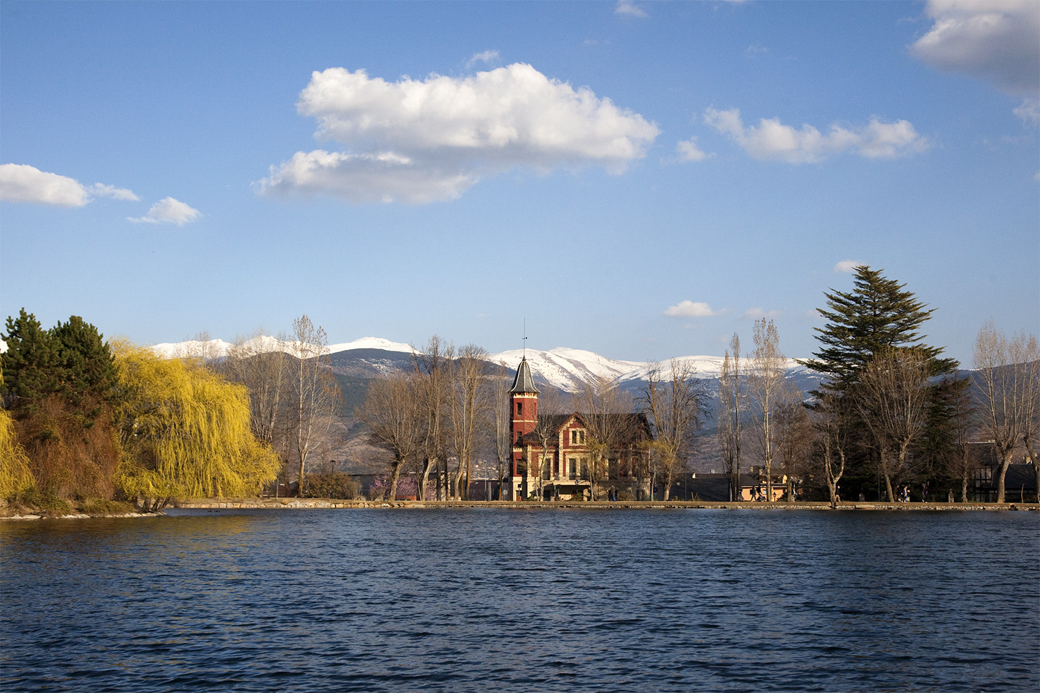 El lago de Puigcerdà / MARIA GELI PILAR PLANAGUMÀ - ARCHIVO IMÁGENES PTCBG