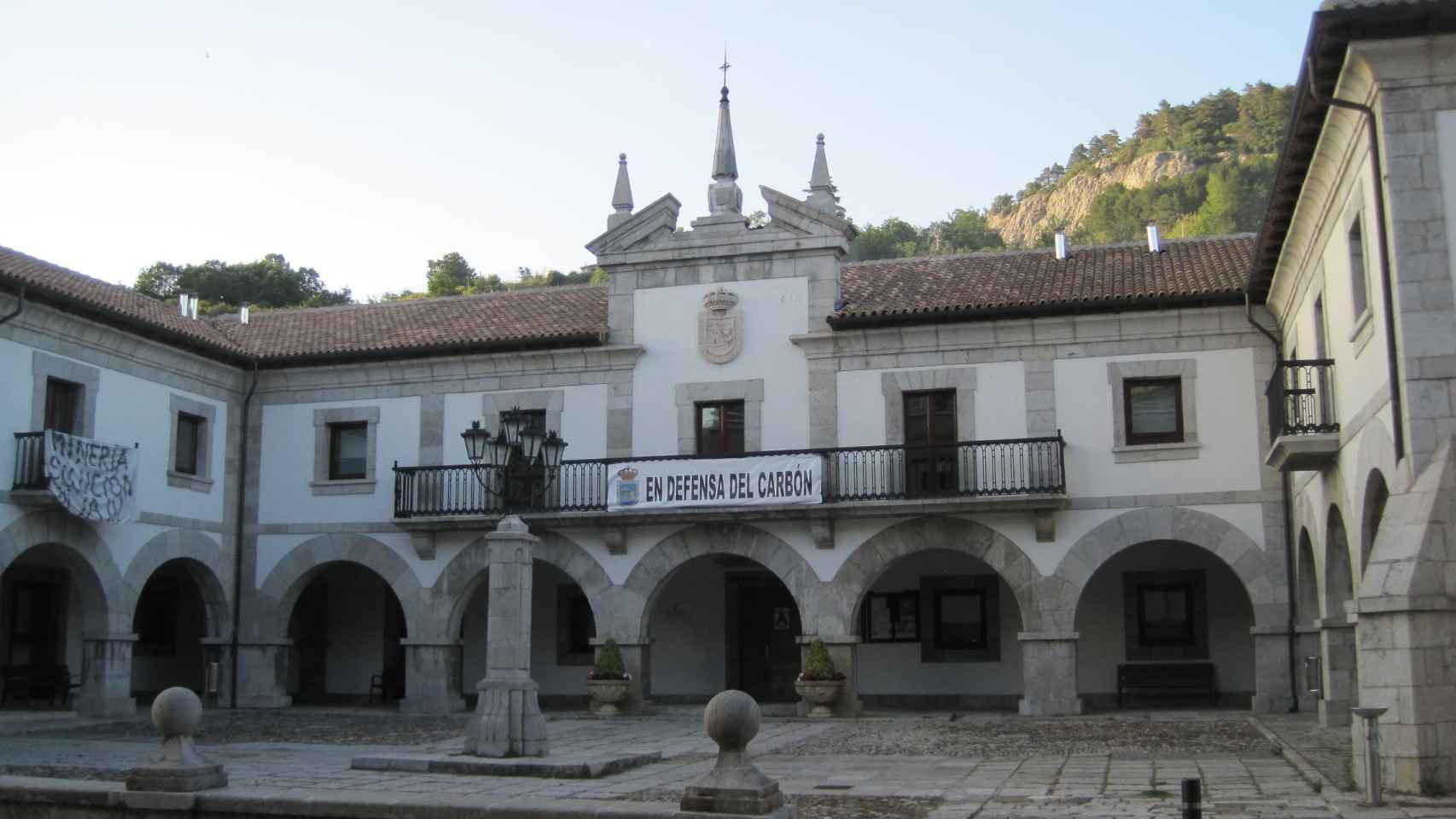 Ayuntamiento de la Pola de León / WIKIPEDIA