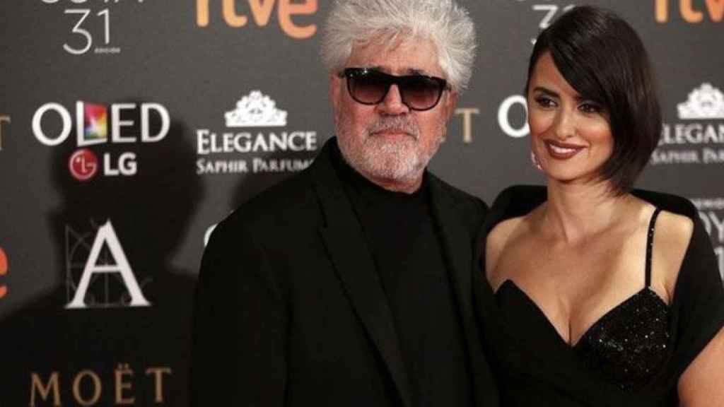 La actriz Penélope Cruz con Pedro Almodóvar