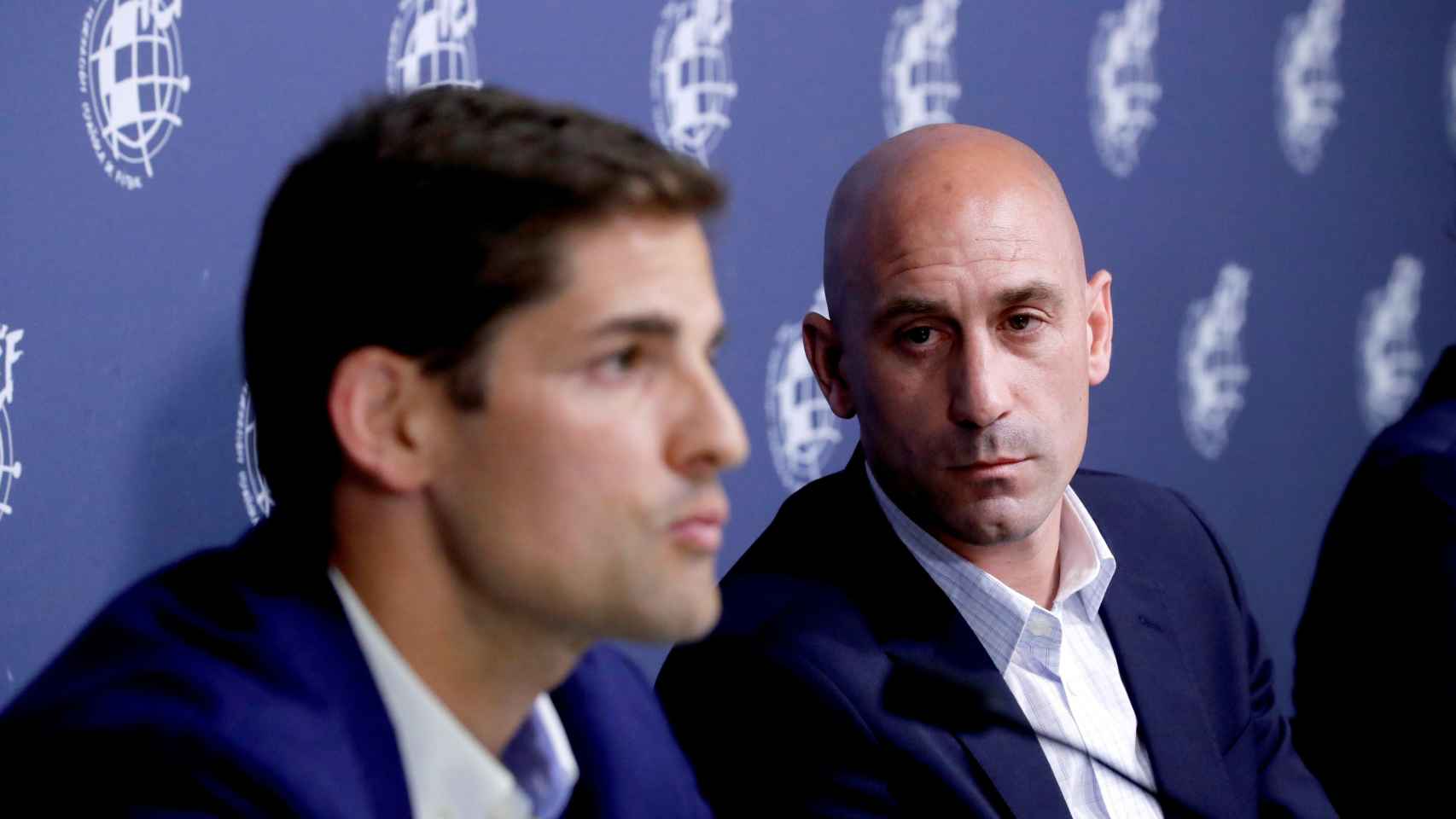 Una foto de Luis Rubiales y Robert Moreno, tras anunciar la renuncia de Luis Enrique / EFE