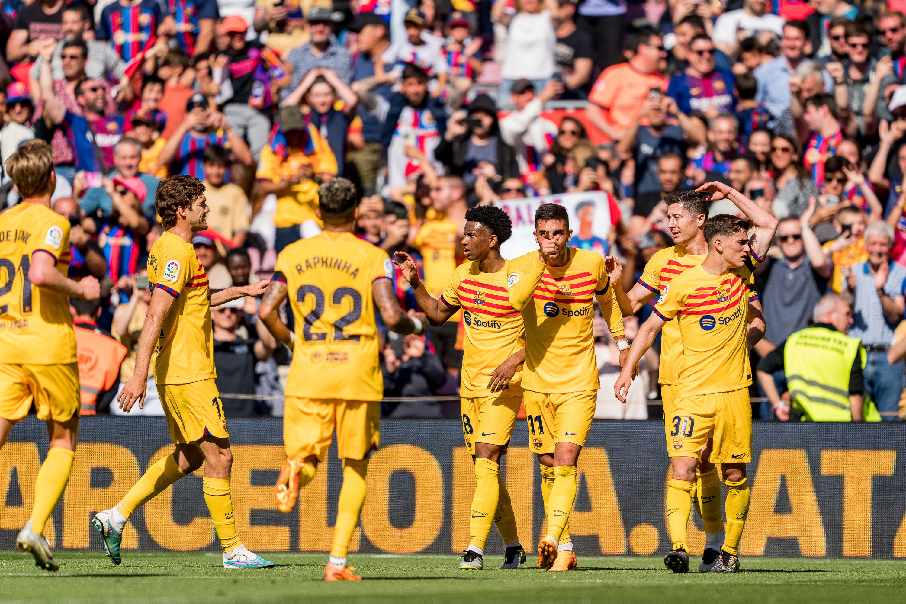 El Barça celebra el gol de Ferran Torres contra el Atlético / FCB