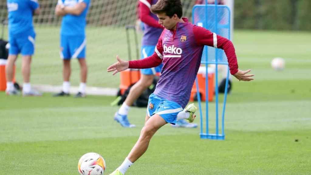 Riqui Puig entrenando con el Barça / FC Barcelona