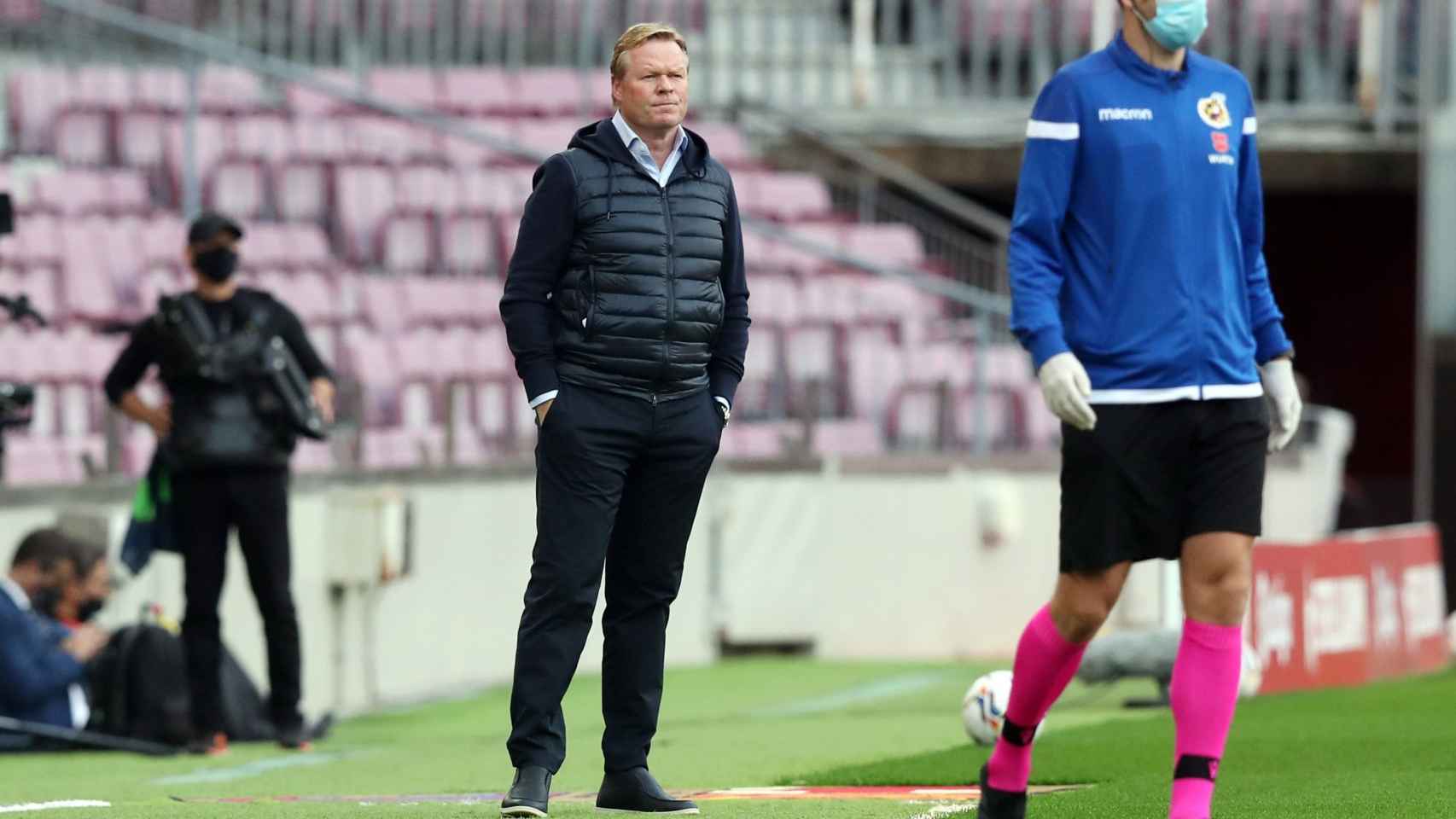 Ronald Koeman durante el partido del Barça contra el Real Betis / FC Barcelona