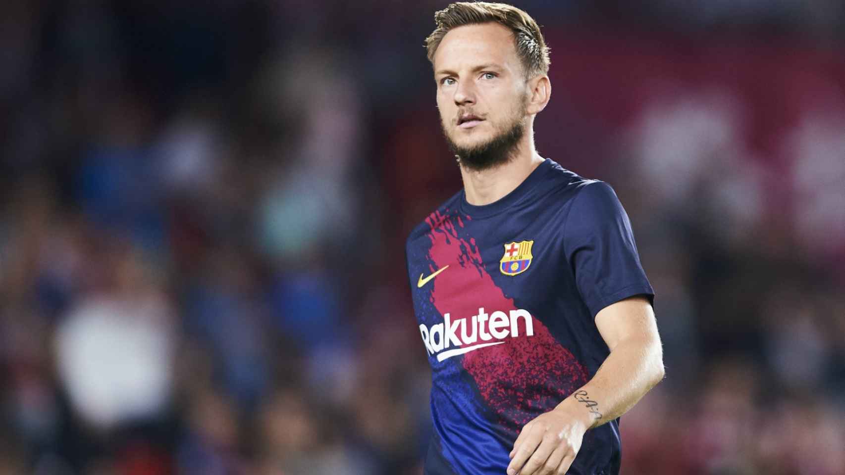 Ivan Rakitic, en un calentamiento con el Barça | EFE