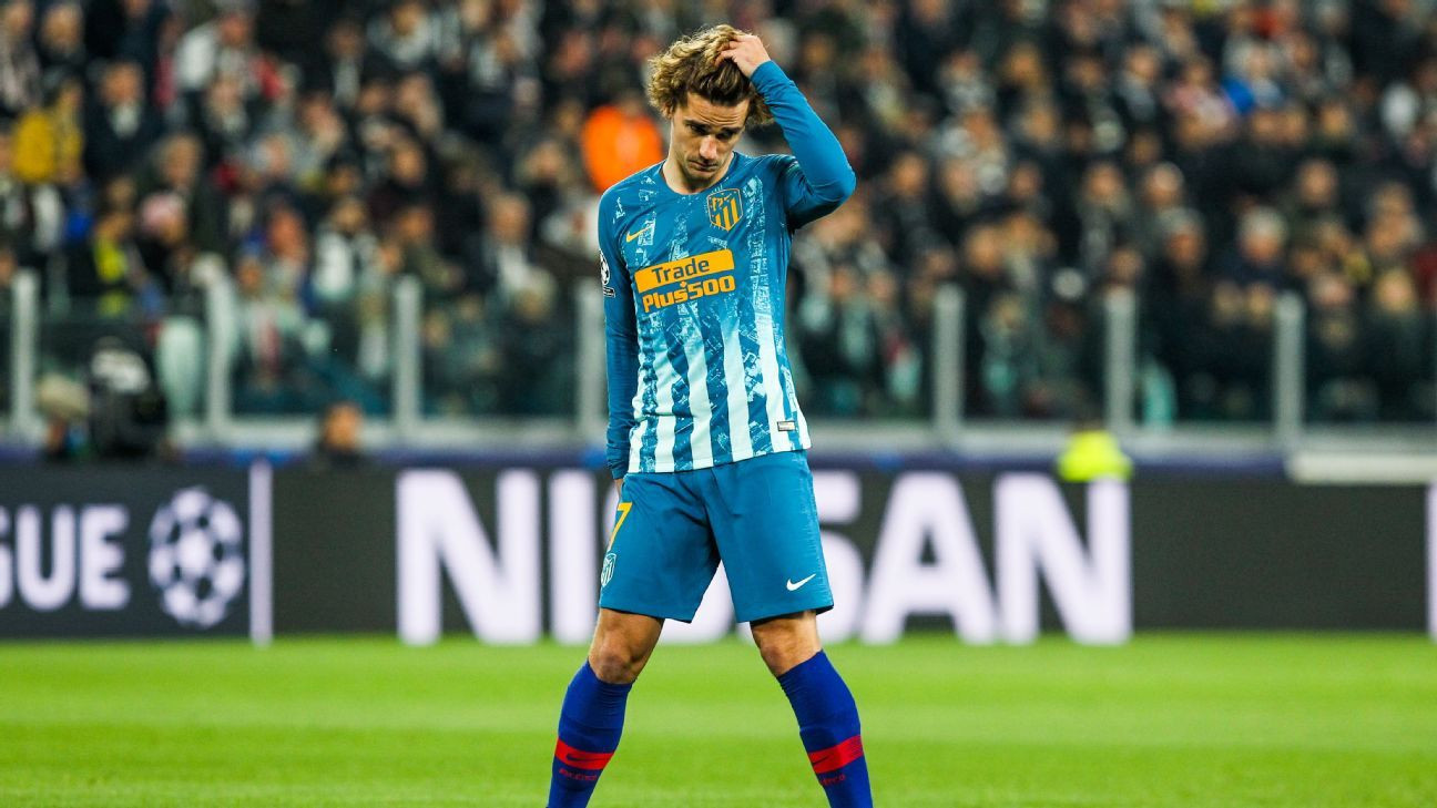 Antoine Griezmann lamenta la derrota del Atlético de Madrid en el Juventus Stadium / EFE