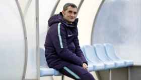 Una foto de Ernesto Valverde durante un entrenamiento del Barça / FCB