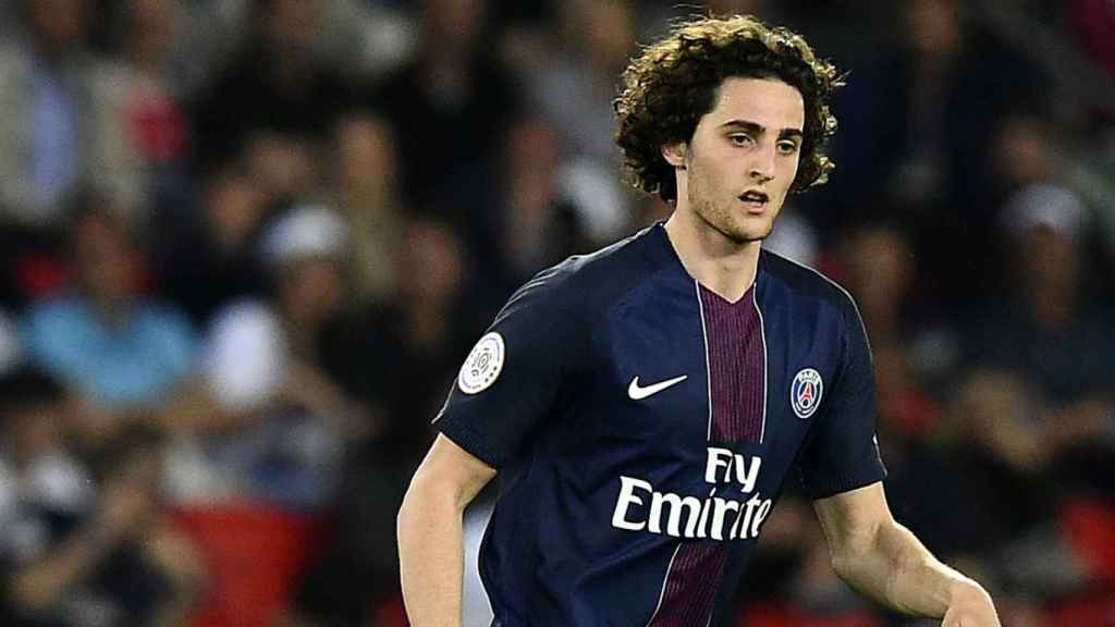 Adrien Rabiot jugando con el PSG esta temporada / EFE