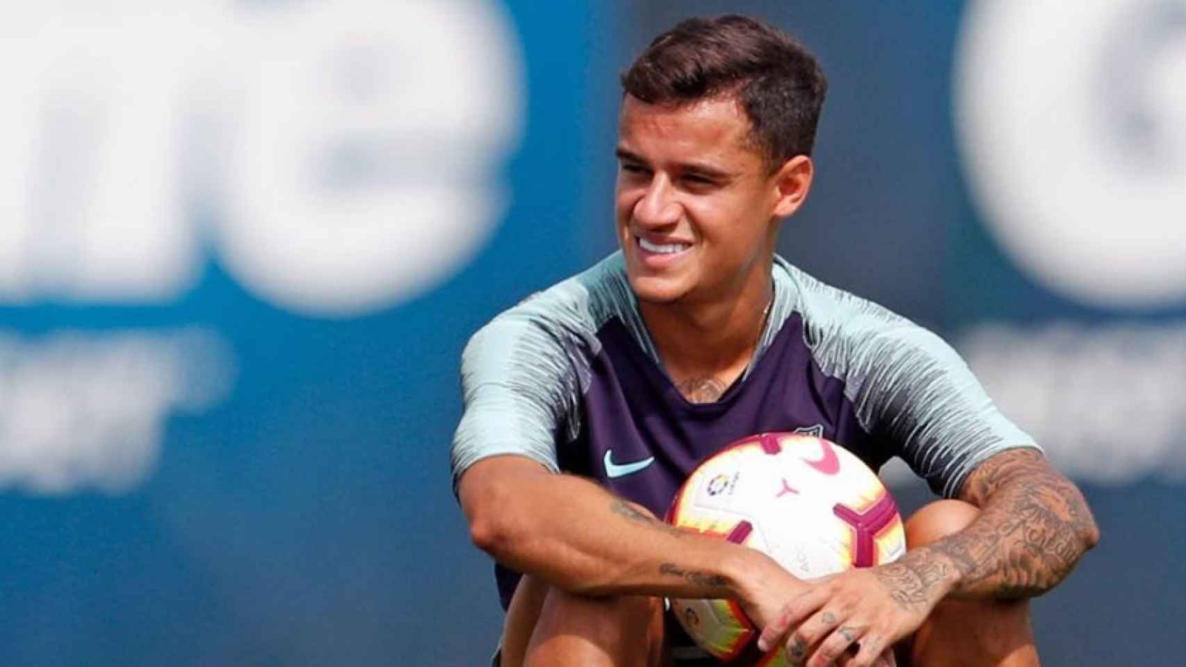 Coutinho, sentado durante un entrenamiento del Barça / INSTAGRAM