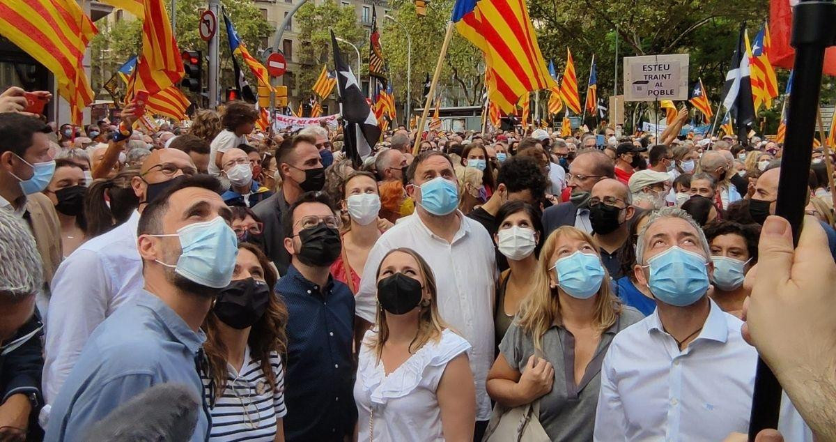 El presidente Pere Aragonès, Oriol Junqueras, Laura Vilagrà, Roger Torrent, Marta Vilalta, Raül Romeva y Meritxell Serret (ERC) en la manifestación de la ANC por la Diada / EP