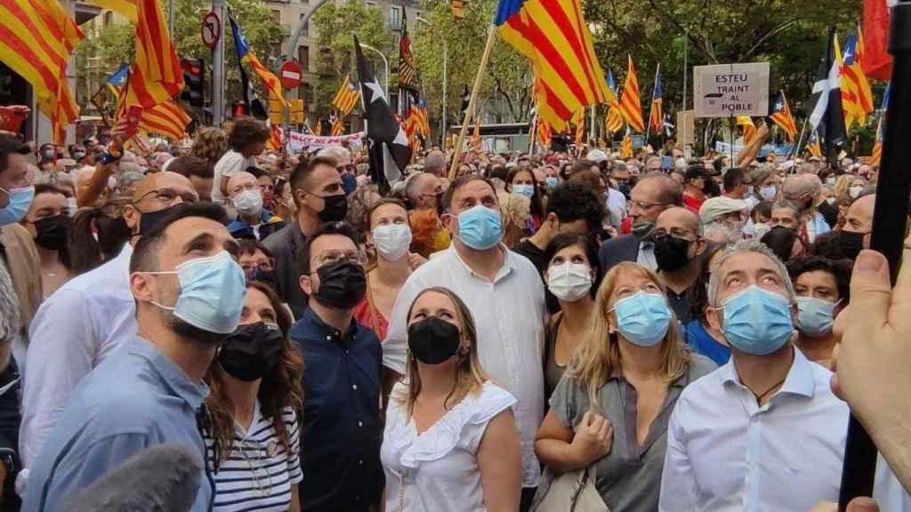 El presidente Pere Aragonès, Oriol Junqueras, Laura Vilagrà, Roger Torrent, Marta Vilalta, Raül Romeva y Meritxell Serret (ERC) en la manifestación de la ANC por la Diada / EP