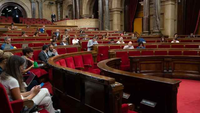 El pleno del Parlament tramita la propuesta de ERC que pide que Sareb ceda viviendas / EUROPA PRESS