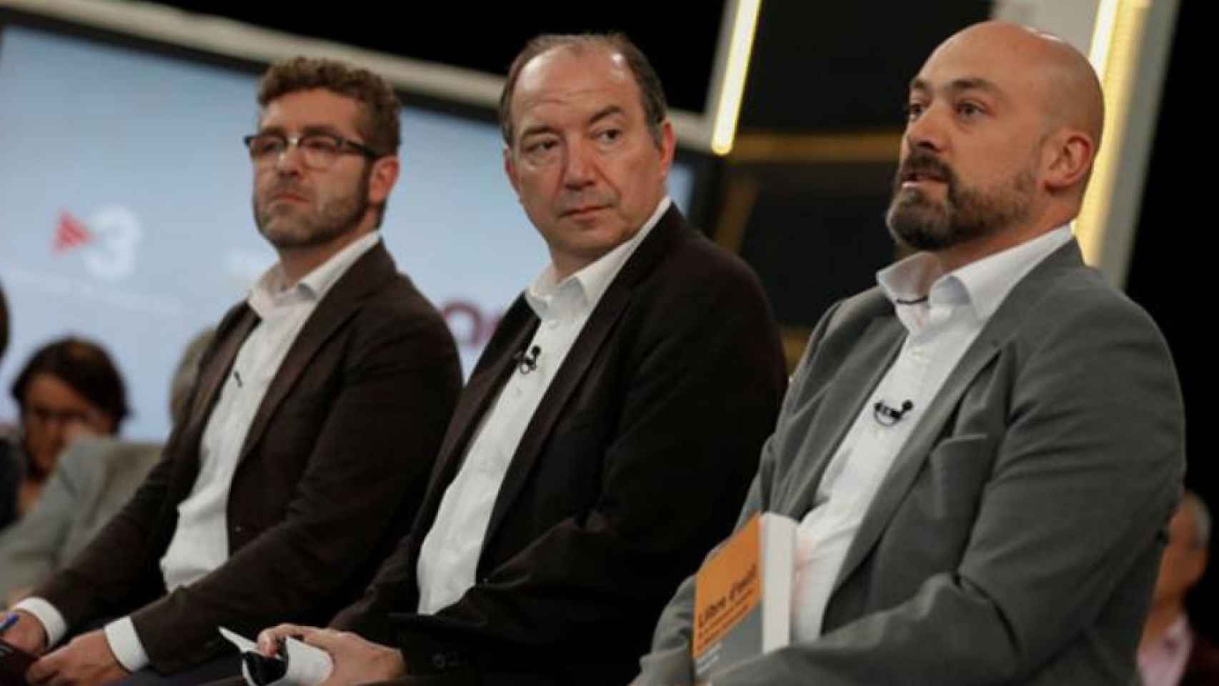 Marc Colomer (a la izquierda en la foto), junto a los directores de TV3, Vincent Sanchis, y Catalunya Ràdio, Saül Gordillo / CG