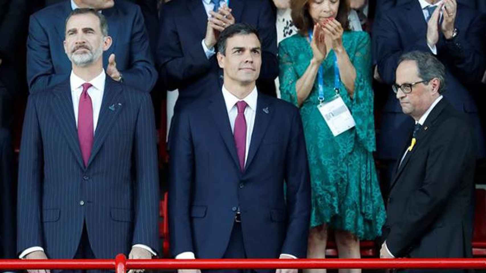 El Rey Felipe VI junto al presidente del Gobierno Pedro Sánchez (c), y el presidente de la Generalitat Quim Torra (d), durante la inauguración de los XVIII Juegos Mediterráneos / EFE