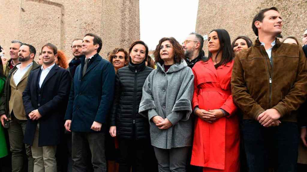 Albert Rivera, Pablo Casado y Santiago Abascal, cada vez más lejos de una mayoría de derechas tras las elecciones / EFE