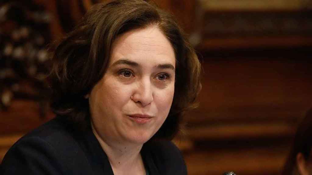 Ada Colau, alcaldesa de Barcelona, durante el pleno que rechazó la 'multiconsulta' / EFE