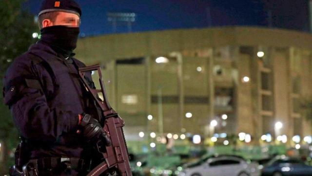 Imagen de un agente de la Brigada Móvil en Barcelona / EFE