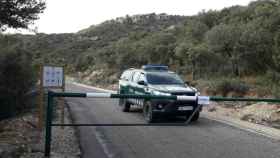 Una patrulla de Agentes Rurales custodia un espacio natural durante el confinamiento / AGENTS RURALS