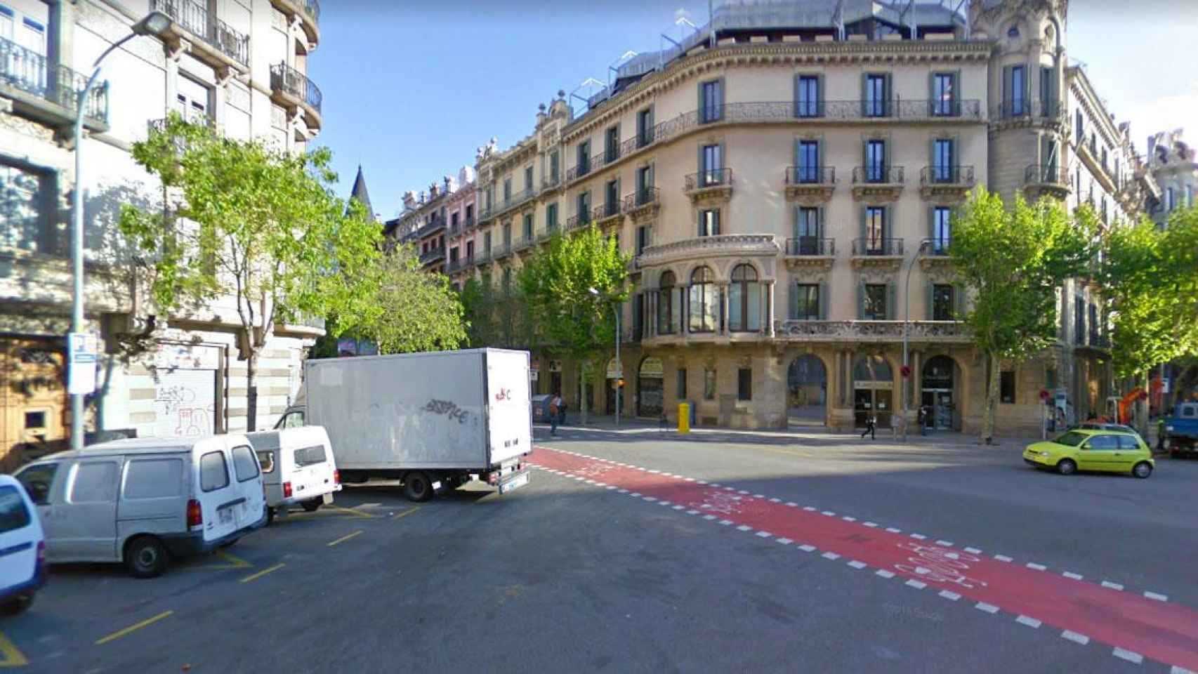 Ronda Sant Pere de Barcelona, donde los mossos han detenido al sospechoso por violar a una menor / GOOGLE MAPS