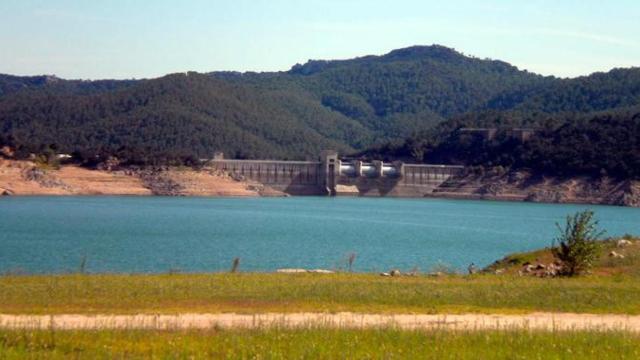 Imagen del pantano de Darnius-Boadella