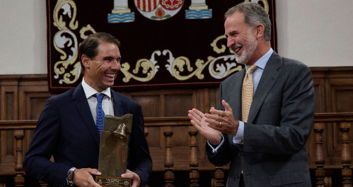 El Rey Felipe VI entrega el Premio Camino Real al tenista Rafa Nadal / Jesús Hellín - Europa Press