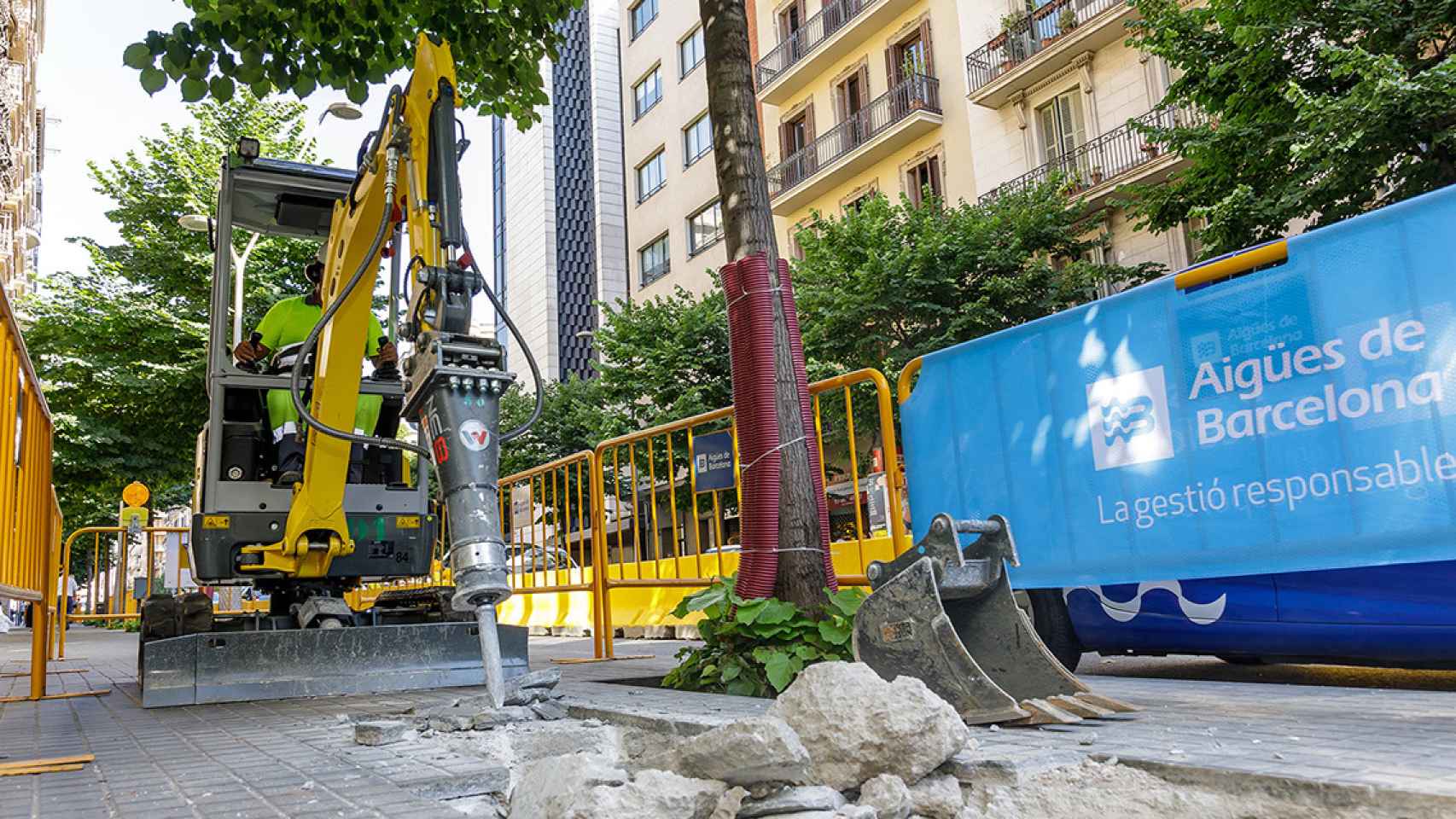 Unas obras de Aigües de Barcelona, en una imagen de archivo / AIGÜES DE BARCELONA