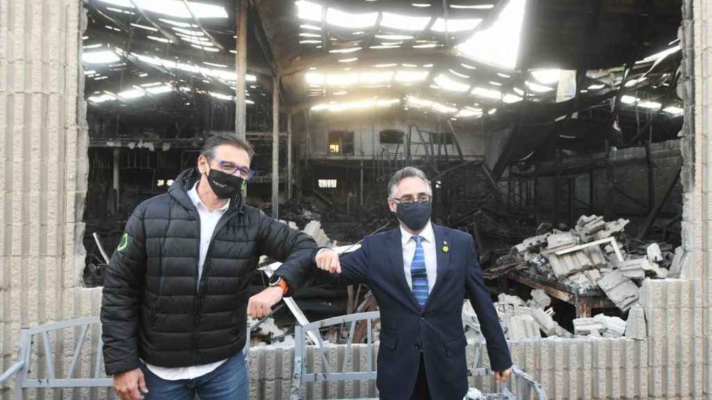 El CEO de Silence, Carlos Sotero (i), junto al consejero de Empresa, Ramon Tremosa (d)