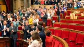 Los votantes del 'sí' a la independencia celebran la DUI durante el pleno del Parlament del 27 de octubre / EFE