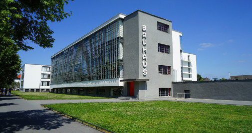 Lilly Reich fue una de las pocas profesoras de la mítica Bauhaus. En la imagen el edificio de la escuela en Dessau / YOLANDA CARDO