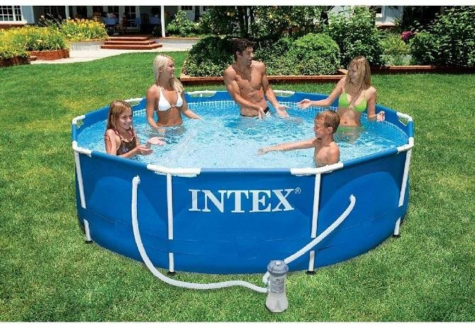 Piscina de 4.500 litros / INTEX